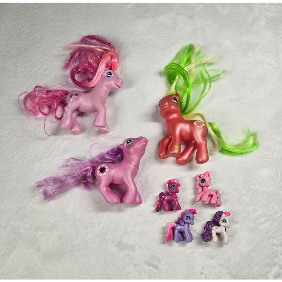 My Little Pony Lot of Toys 2002-2007, 7 ponies included. READ